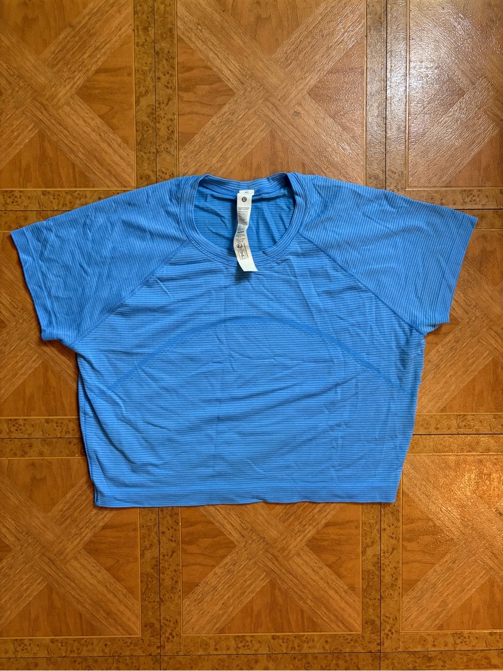 Lululemon athletica Swiftly Pool Party Blue Crop Short Sleeve Shirt Sz 12